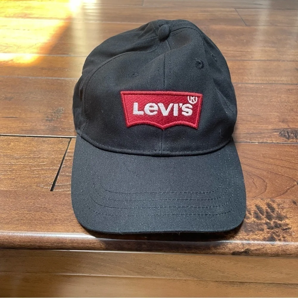 2/$30 Levi's Men's Large Batwing Baseball Adjustable Strap Hat - Picture 5 of 6